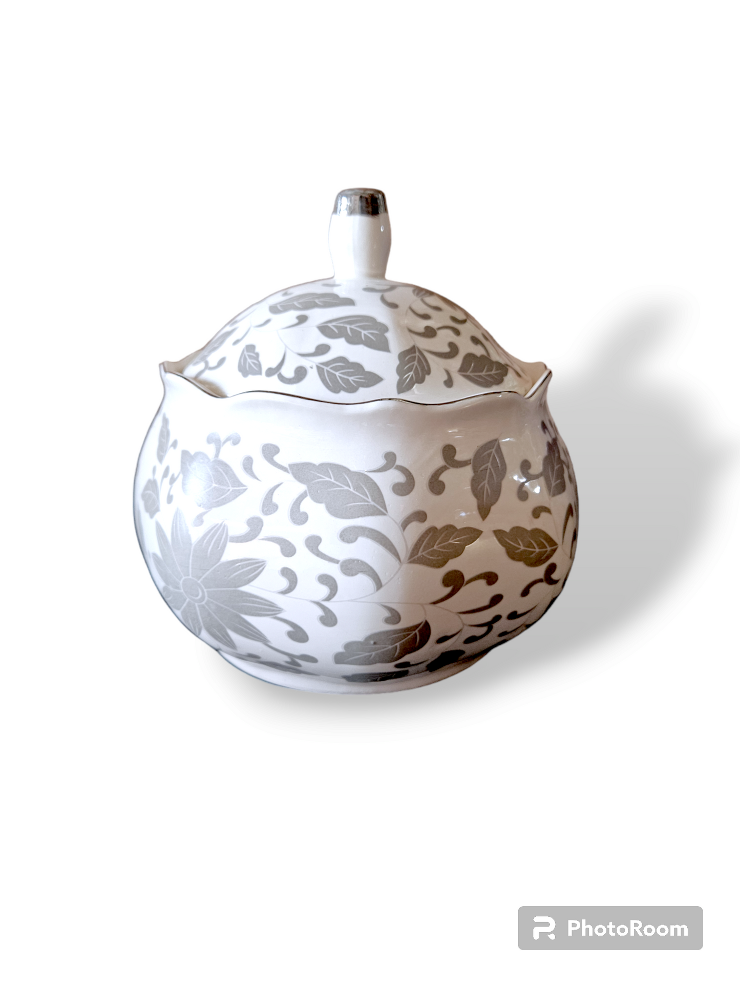 SOPERA FLOR DE LOTTO BLANCO Y PLATEADO 11031WS-2GBP / WHITE AND SILVER LOTUS FLOWER TUREEN 11031WS-2GBP 1PC